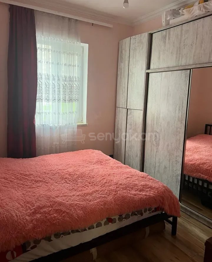 3 Սենյականոց Բնակարան Քարե Շենքում, 61քմ, 1/4 հարկ, Կապիտալ Վերանորոգված