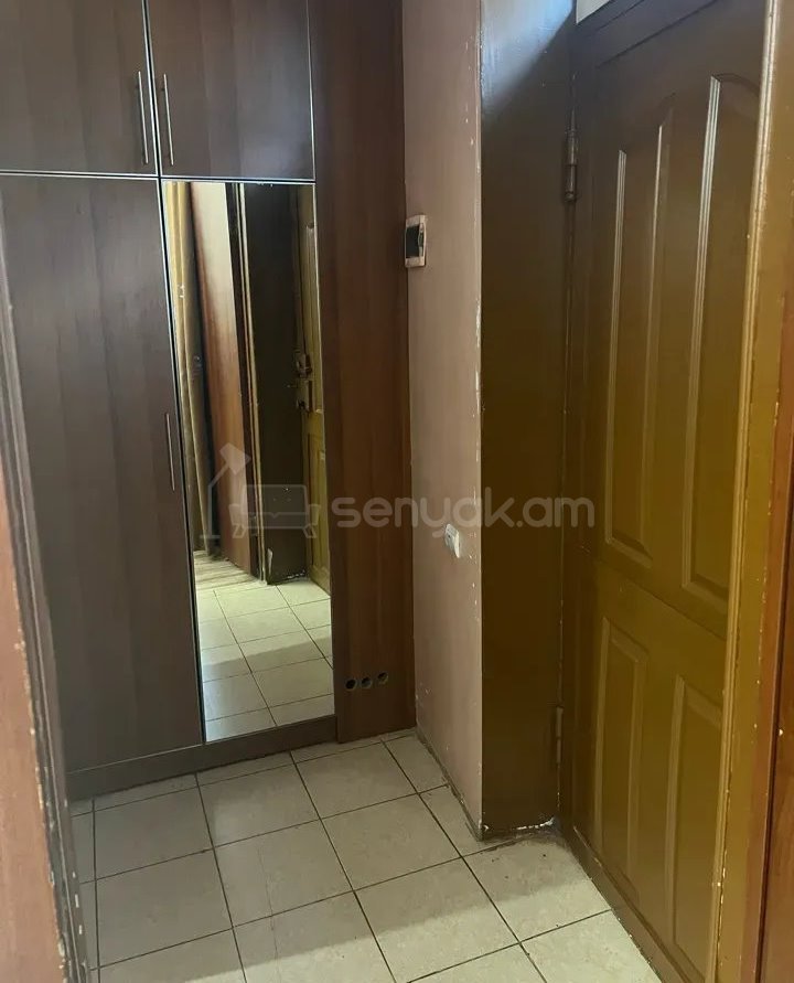 3 Սենյականոց Բնակարան Քարե Շենքում, 61քմ, 1/4 հարկ, Կապիտալ Վերանորոգված