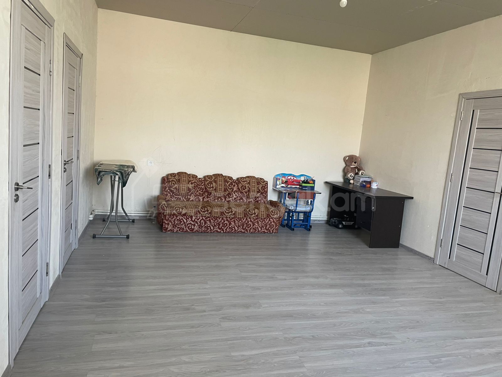 8 Սենյականոց Սեփական Տուն, 260քմ, Կապիտալ Վերանորոգված, Կահավորված, Ավտոտնակով