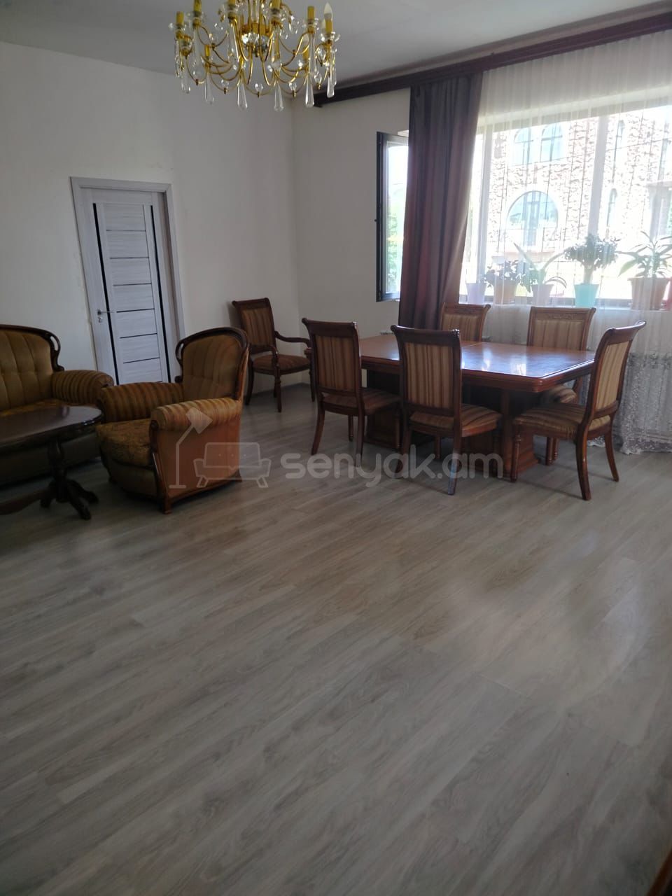 8 Սենյականոց Սեփական Տուն, 260քմ, Կապիտալ Վերանորոգված, Կահավորված, Ավտոտնակով