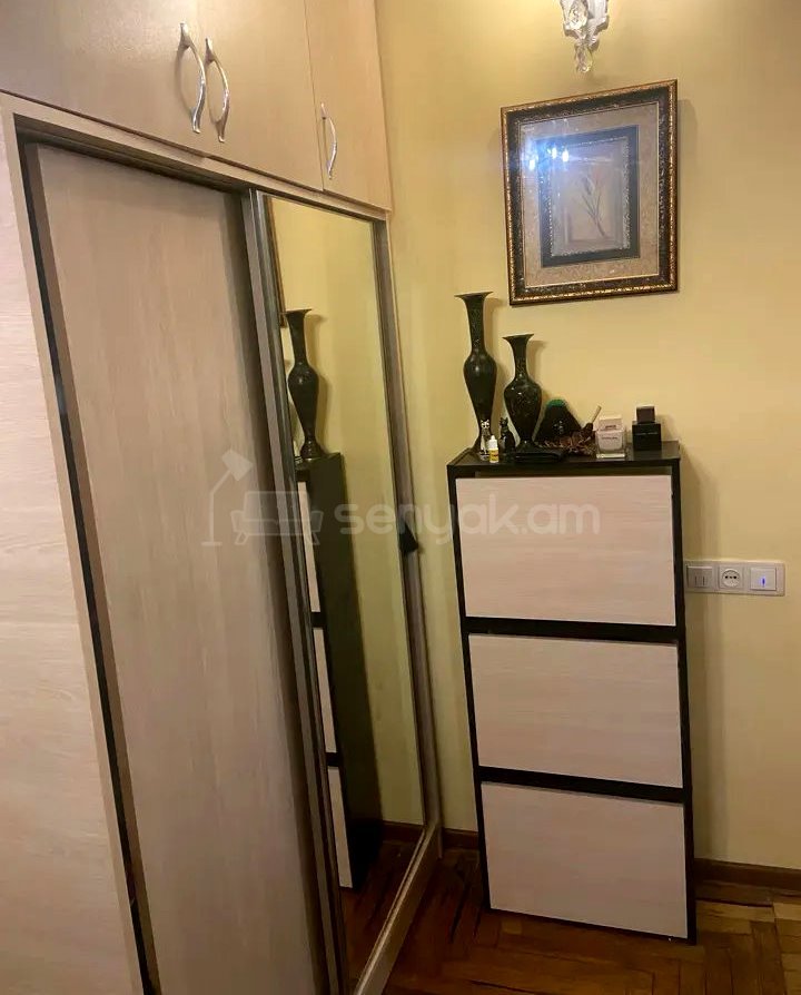 2 Սենյականոց Բնակարան, 32քմ, 4/4 հարկ, Կապիտալ Վերանորոգված