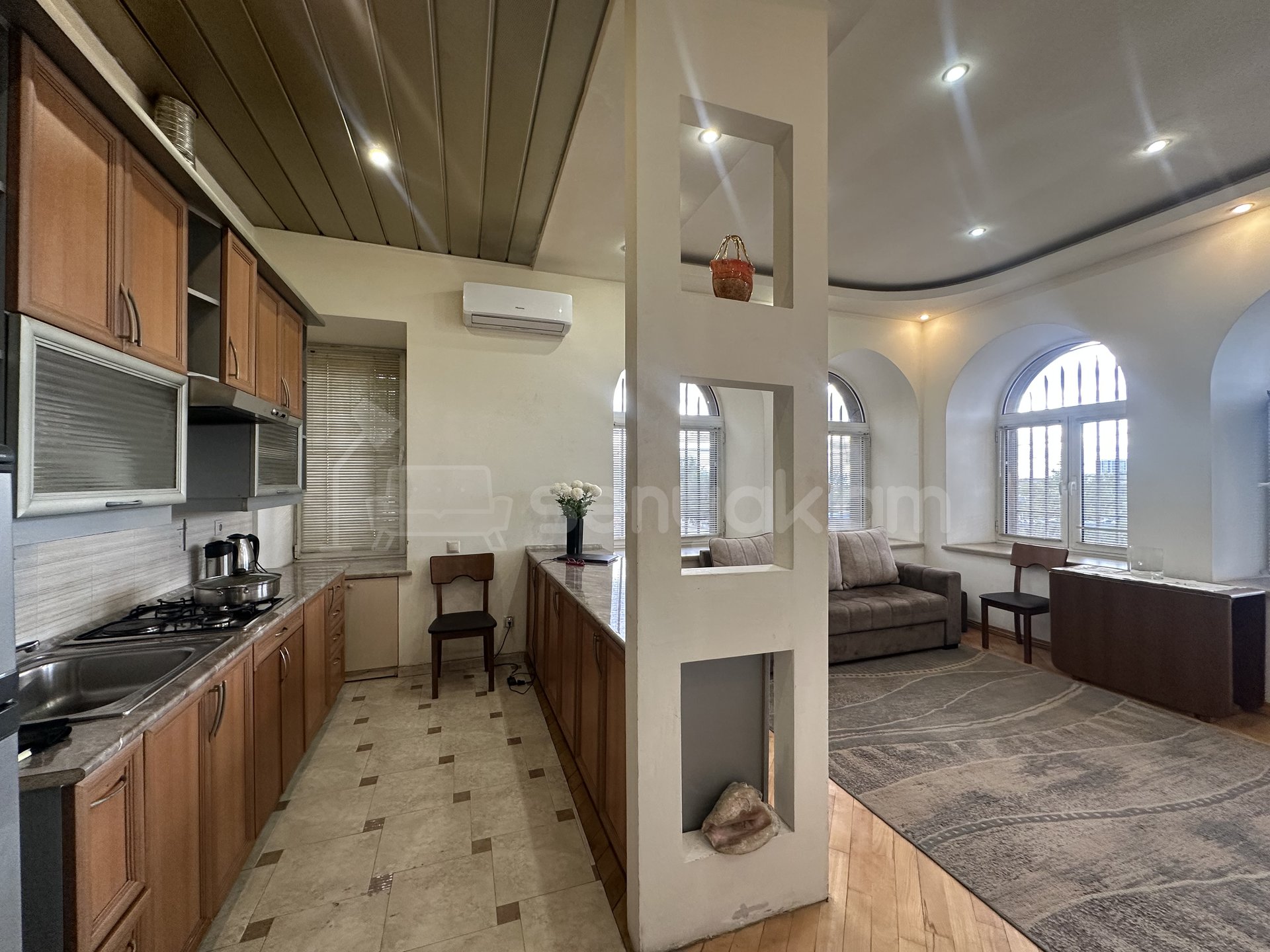 2 Սենյականոց Բնակարան Քարե Շենքում, 52քմ, 1/5 հարկ, Կապիտալ Վերանորոգված, Կահավորված, Արևկող