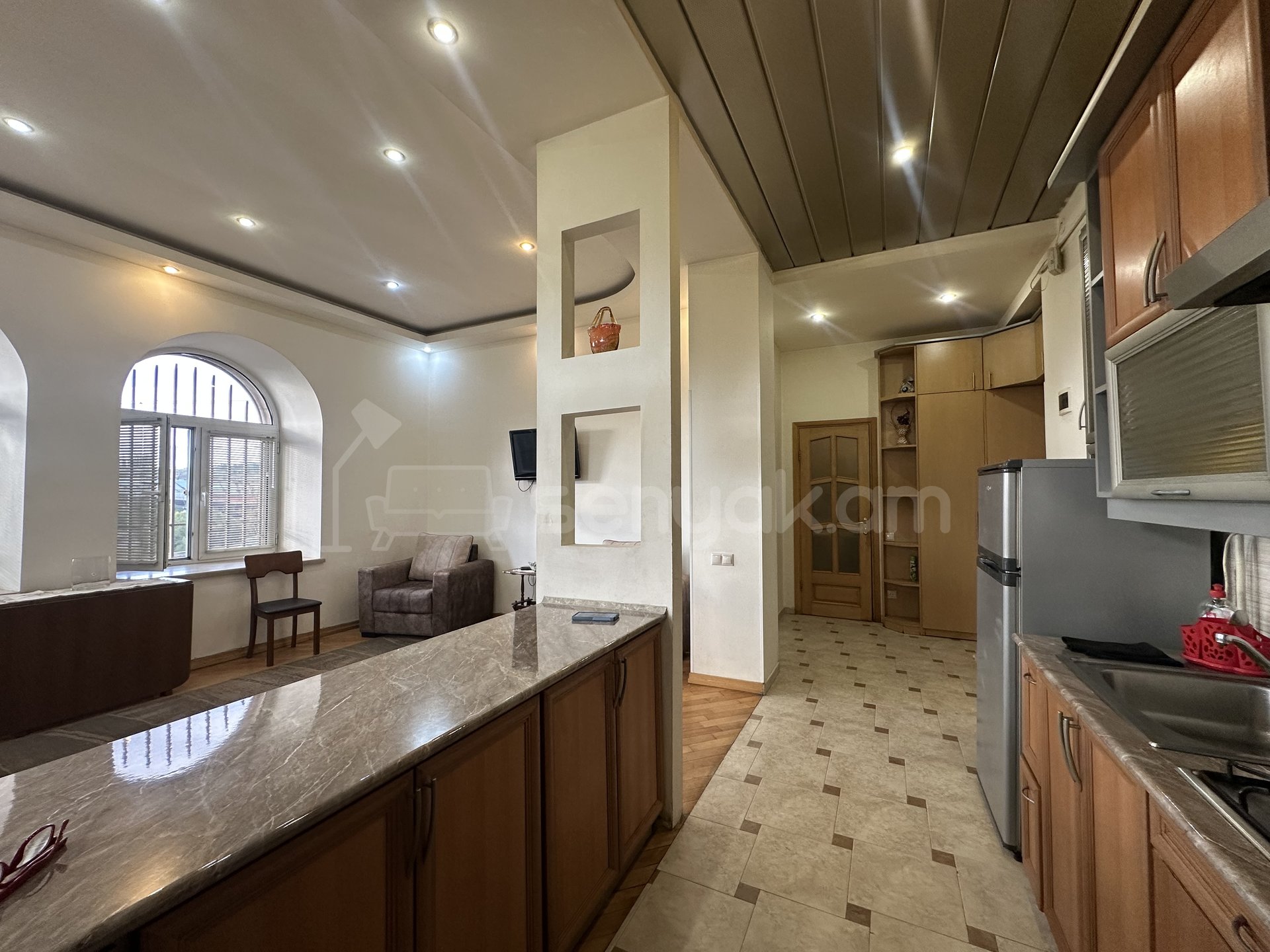 2 Սենյականոց Բնակարան Քարե Շենքում, 52քմ, 1/5 հարկ, Կապիտալ Վերանորոգված, Կահավորված, Արևկող