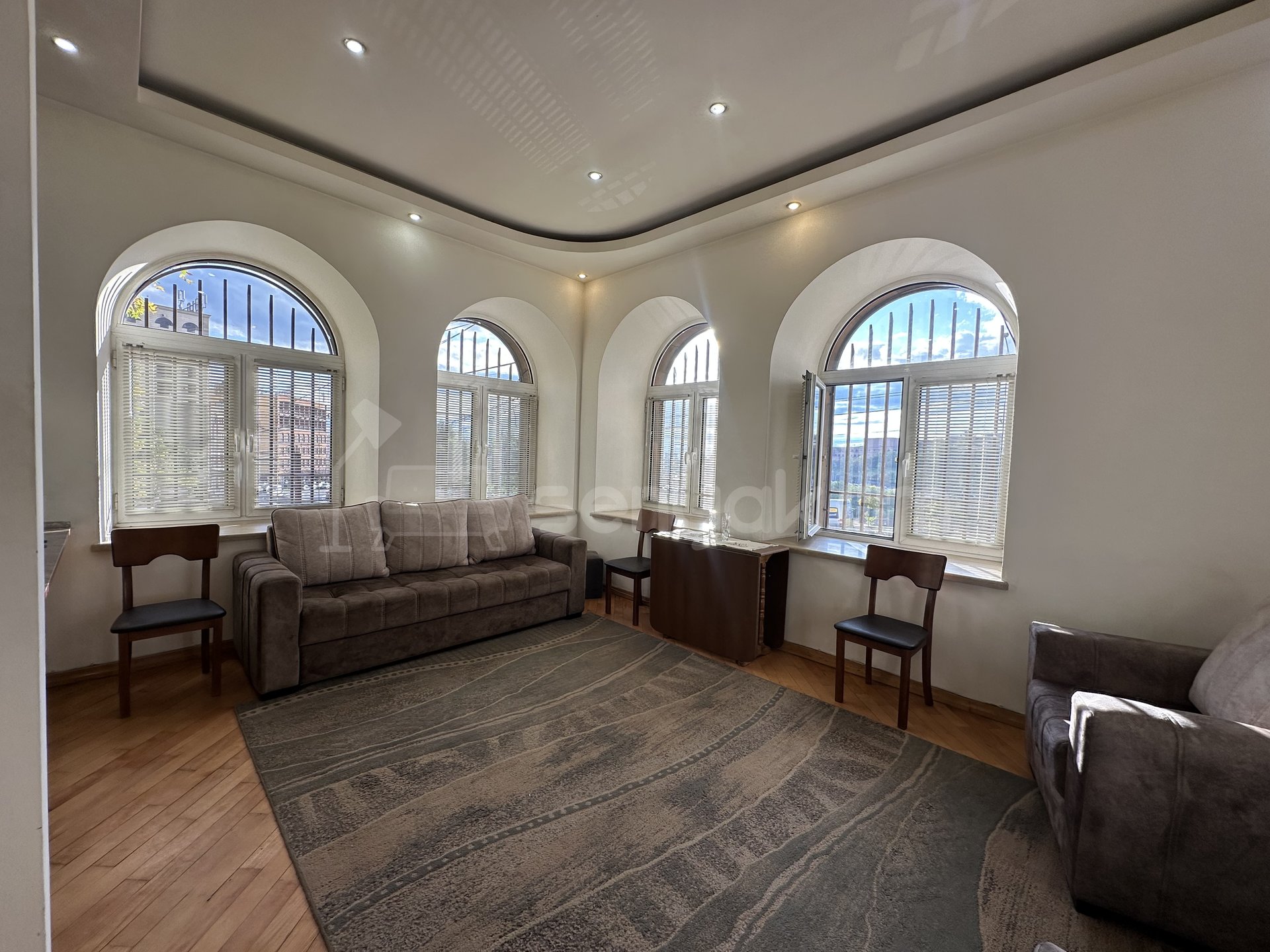 2 Սենյականոց Բնակարան Քարե Շենքում, 52քմ, 1/5 հարկ, Կապիտալ Վերանորոգված, Կահավորված, Արևկող