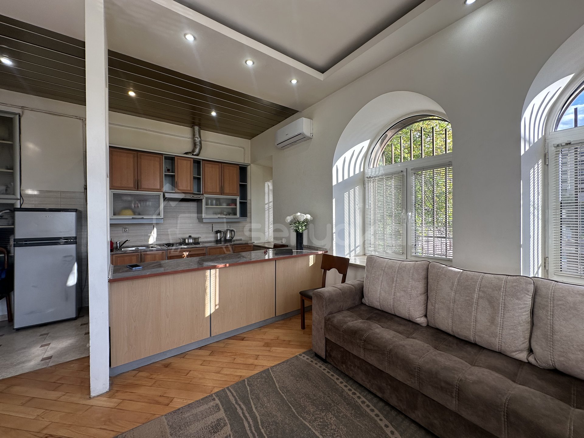 2 Սենյականոց Բնակարան Քարե Շենքում, 52քմ, 1/5 հարկ, Կապիտալ Վերանորոգված, Կահավորված, Արևկող