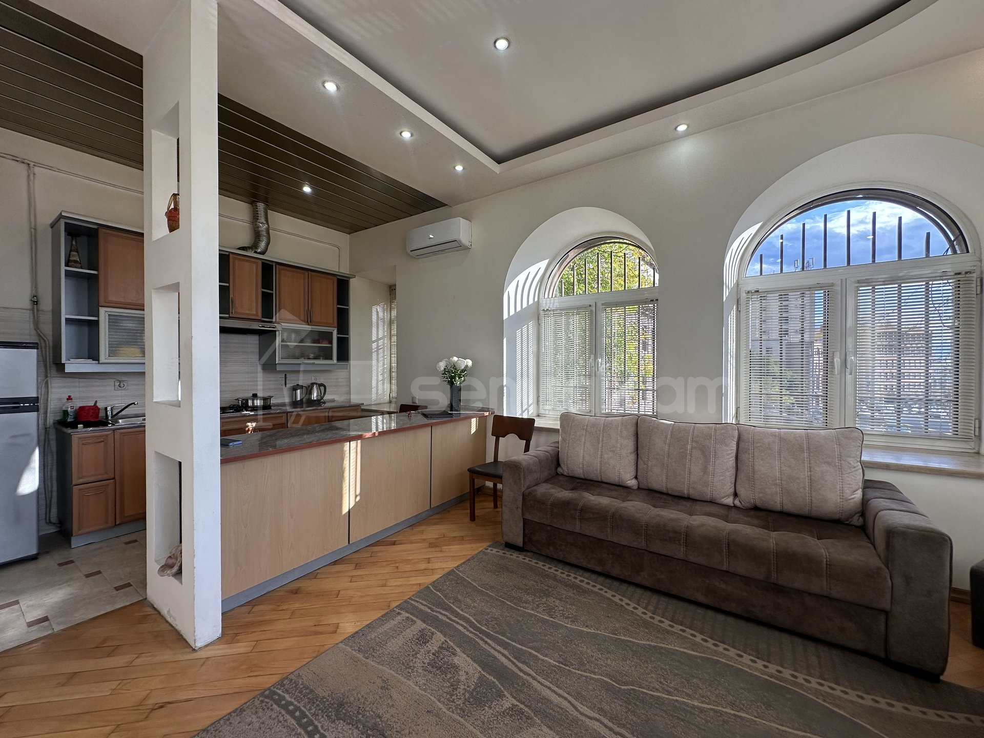 2 Սենյականոց Բնակարան Քարե Շենքում, 52քմ, 1/5 հարկ, Կապիտալ Վերանորոգված, Կահավորված, Արևկող