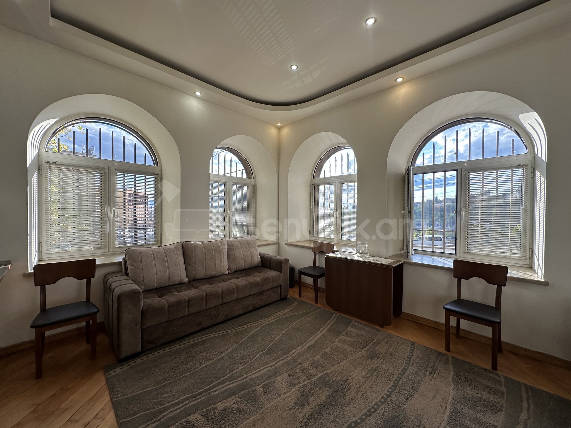 2 Սենյականոց Բնակարան Քարե Շենքում, 52քմ, 1/5 հարկ, Կապիտալ Վերանորոգված, Կահավորված, Արևկող