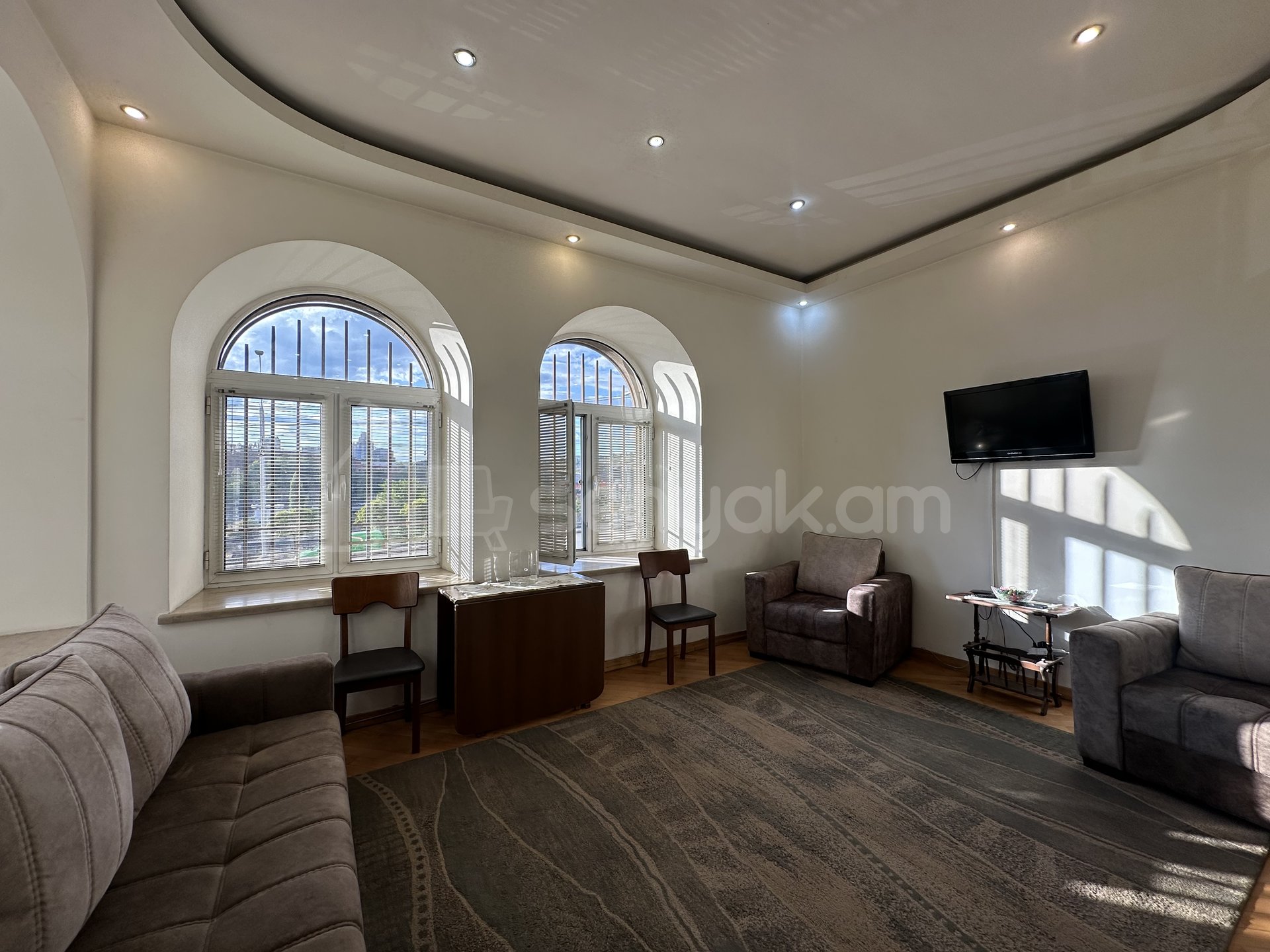 2 Սենյականոց Բնակարան Քարե Շենքում, 52քմ, 1/5 հարկ, Կապիտալ Վերանորոգված, Կահավորված, Արևկող