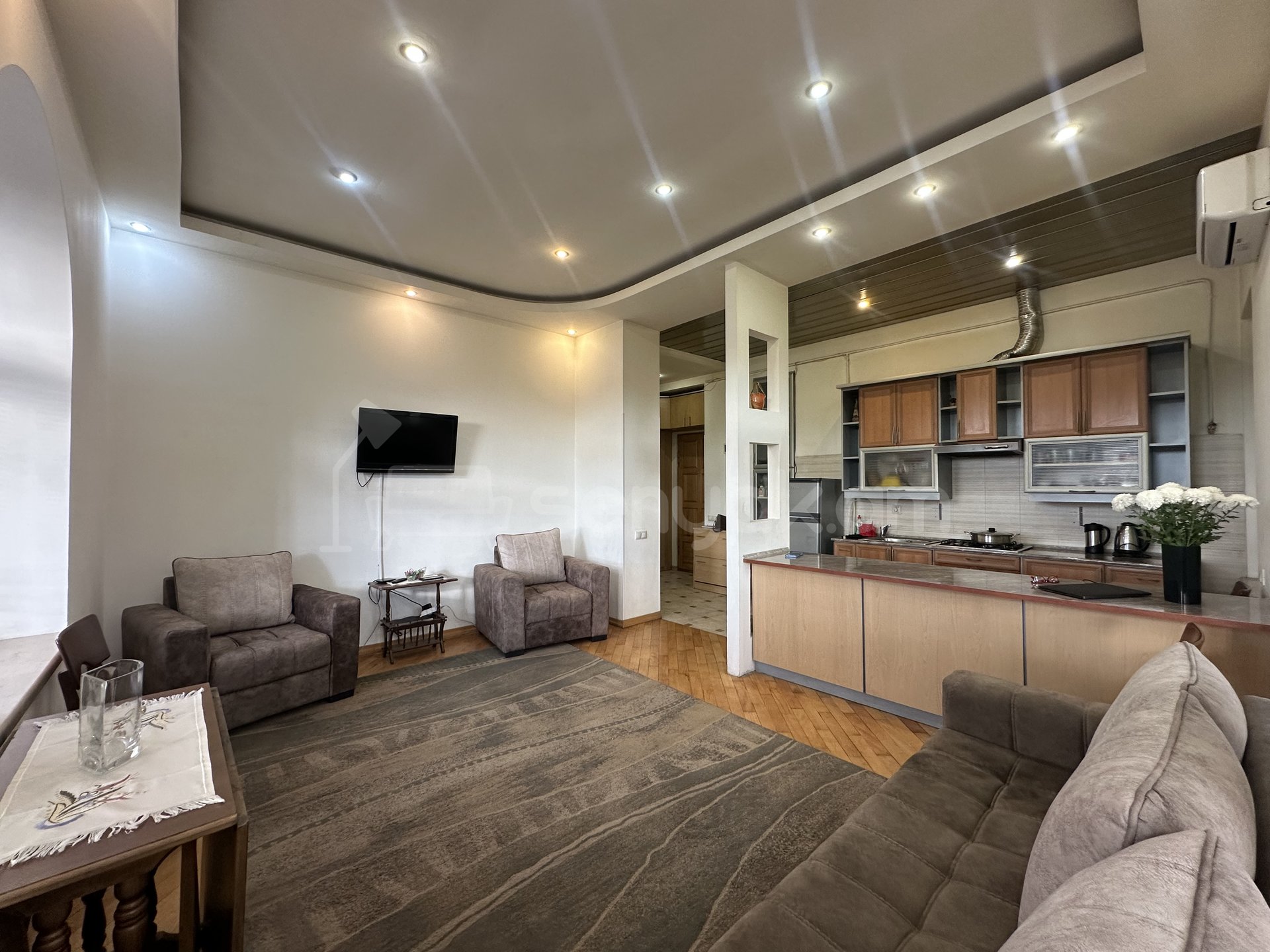 2 Սենյականոց Բնակարան Քարե Շենքում, 52քմ, 1/5 հարկ, Կապիտալ Վերանորոգված, Կահավորված, Արևկող