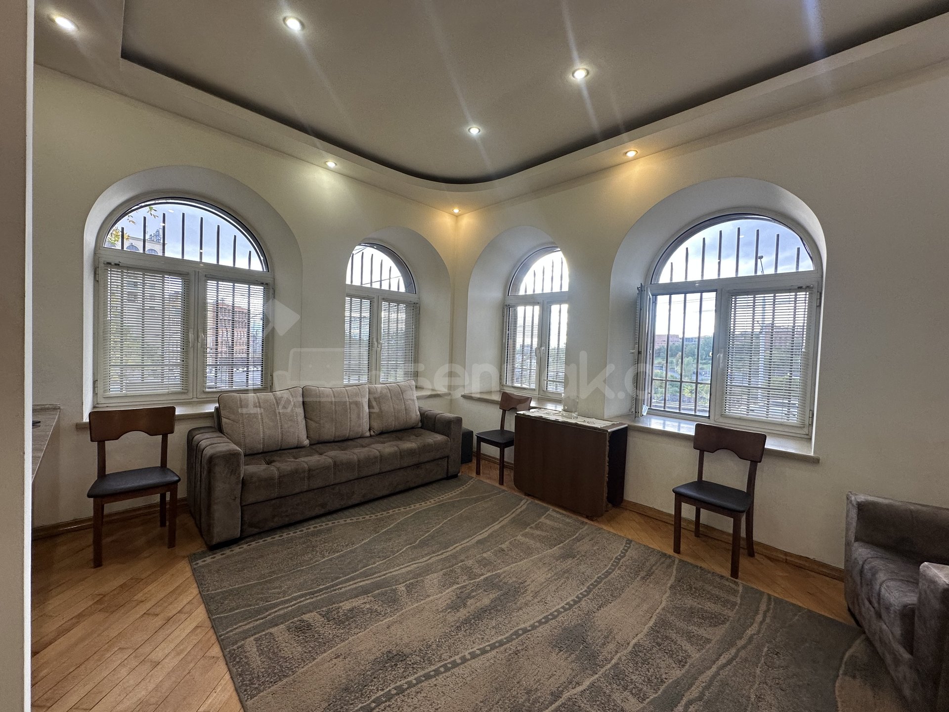 2 Սենյականոց Բնակարան Քարե Շենքում, 52քմ, 1/5 հարկ, Կապիտալ Վերանորոգված, Կահավորված, Արևկող