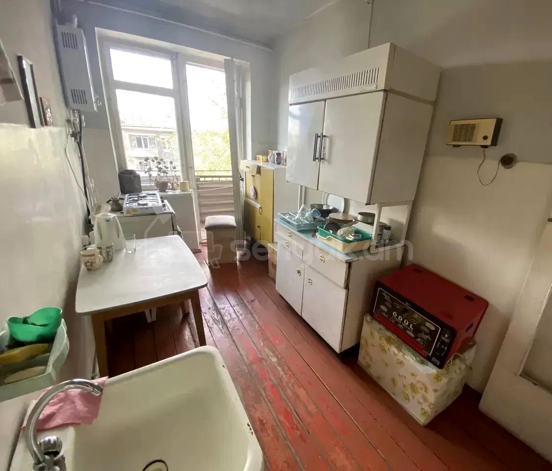 2 Սենյականոց Բնակարան Քարե Շենքում, 57քմ, 2/5 հարկ, Նորմալ Վիճակում