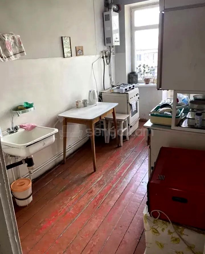 2 Սենյականոց Բնակարան Քարե Շենքում, 57քմ, 2/5 հարկ, Նորմալ Վիճակում