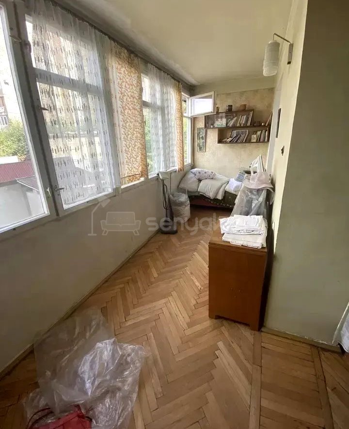 2 Սենյականոց Բնակարան Քարե Շենքում, 57քմ, 2/5 հարկ, Նորմալ Վիճակում