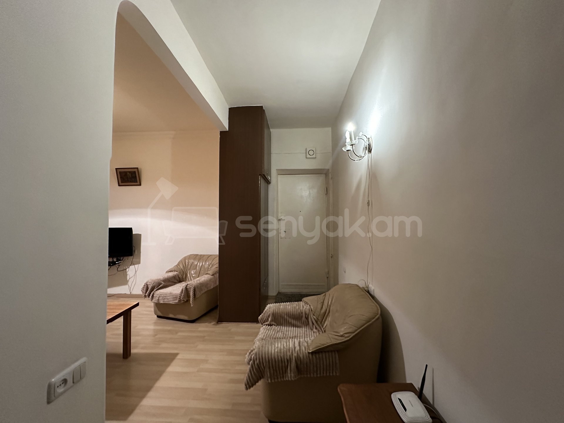 3 Սենյականոց Բնակարան Քարե Շենքում, 73քմ, 5/5 հարկ, Կապիտալ Վերանորոգված, Կահավորված, Արևկող