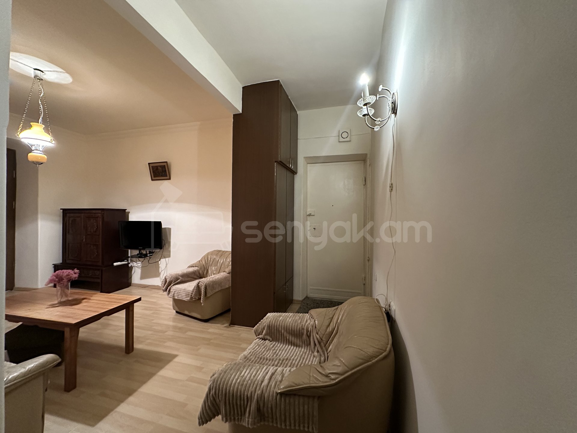 3 Սենյականոց Բնակարան Քարե Շենքում, 73քմ, 5/5 հարկ, Կապիտալ Վերանորոգված, Կահավորված, Արևկող