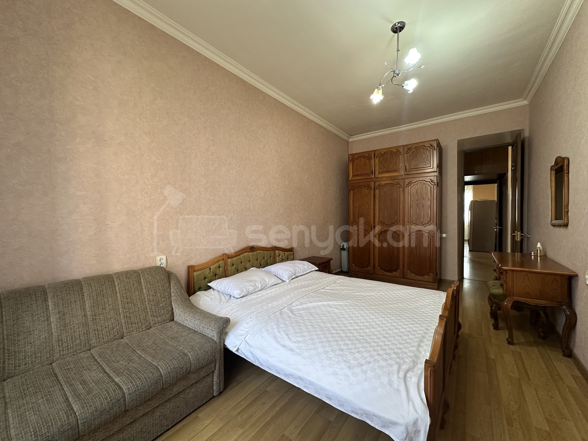 3 Սենյականոց Բնակարան Քարե Շենքում, 73քմ, 5/5 հարկ, Կապիտալ Վերանորոգված, Կահավորված, Արևկող