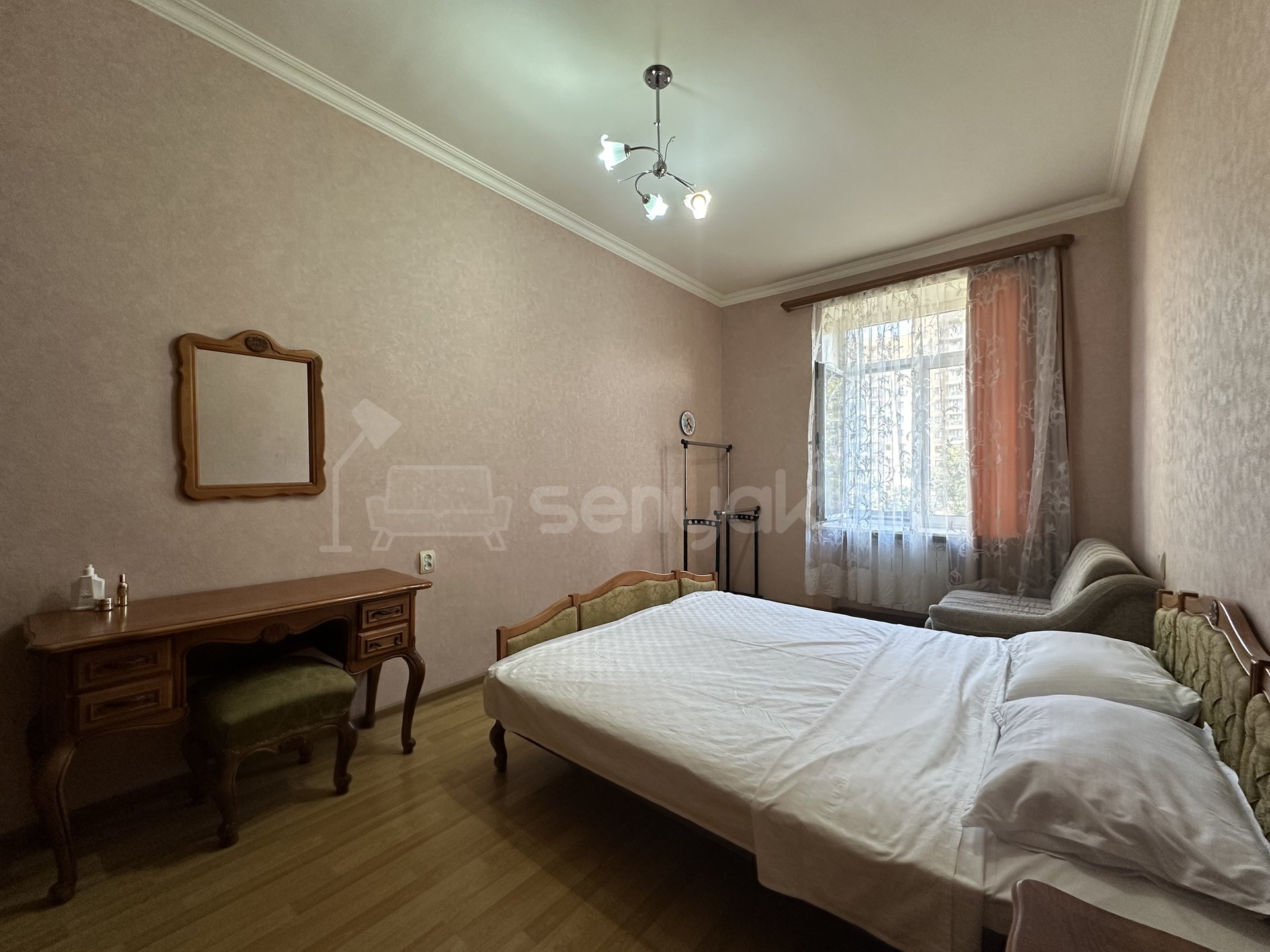 3 Սենյականոց Բնակարան Քարե Շենքում, 73քմ, 5/5 հարկ, Կապիտալ Վերանորոգված, Կահավորված, Արևկող