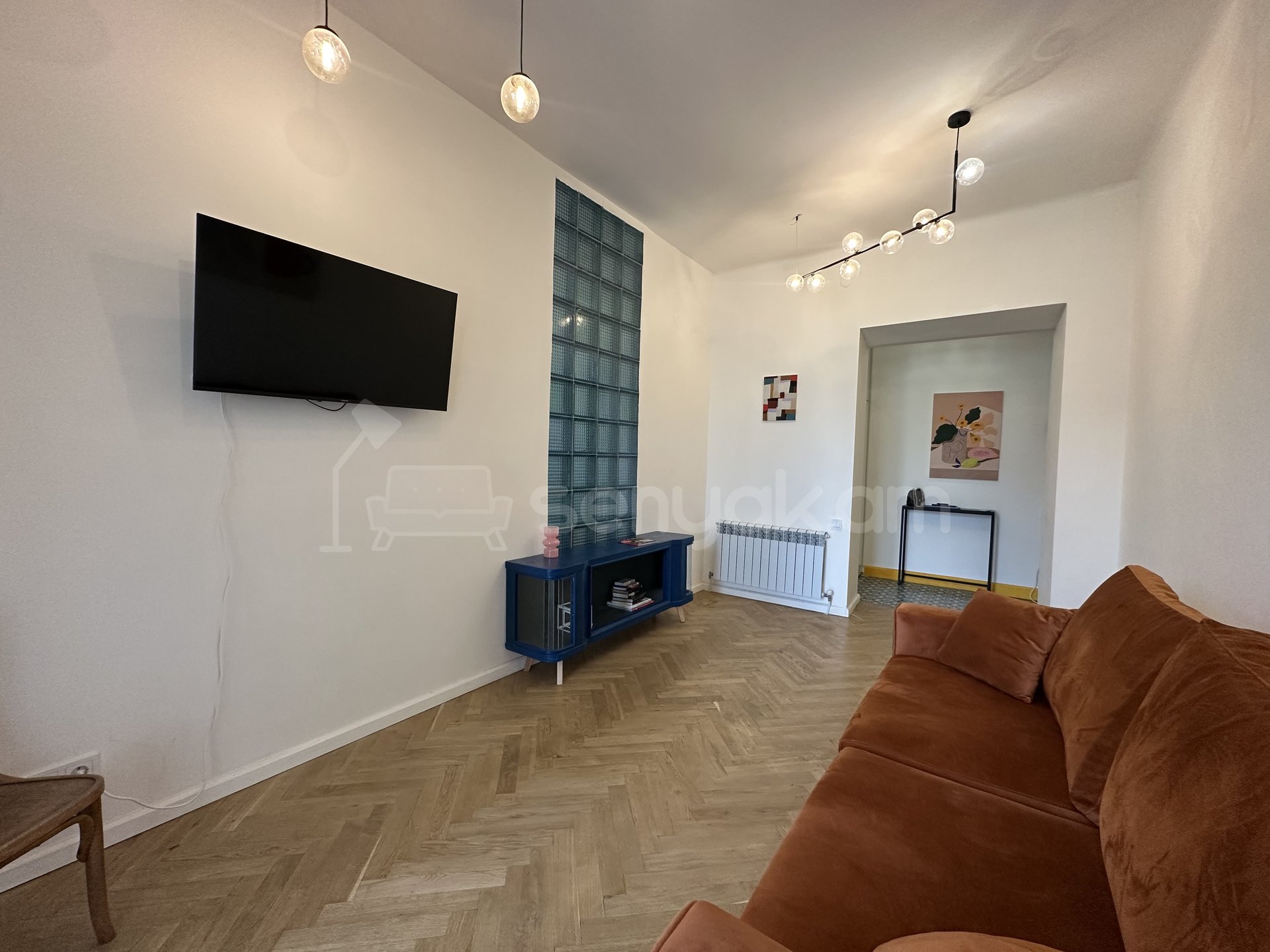 2 Սենյականոց Բնակարան Քարե Շենքում, 53քմ, 3/5 հարկ, Դիզայներական Վերանորոգված