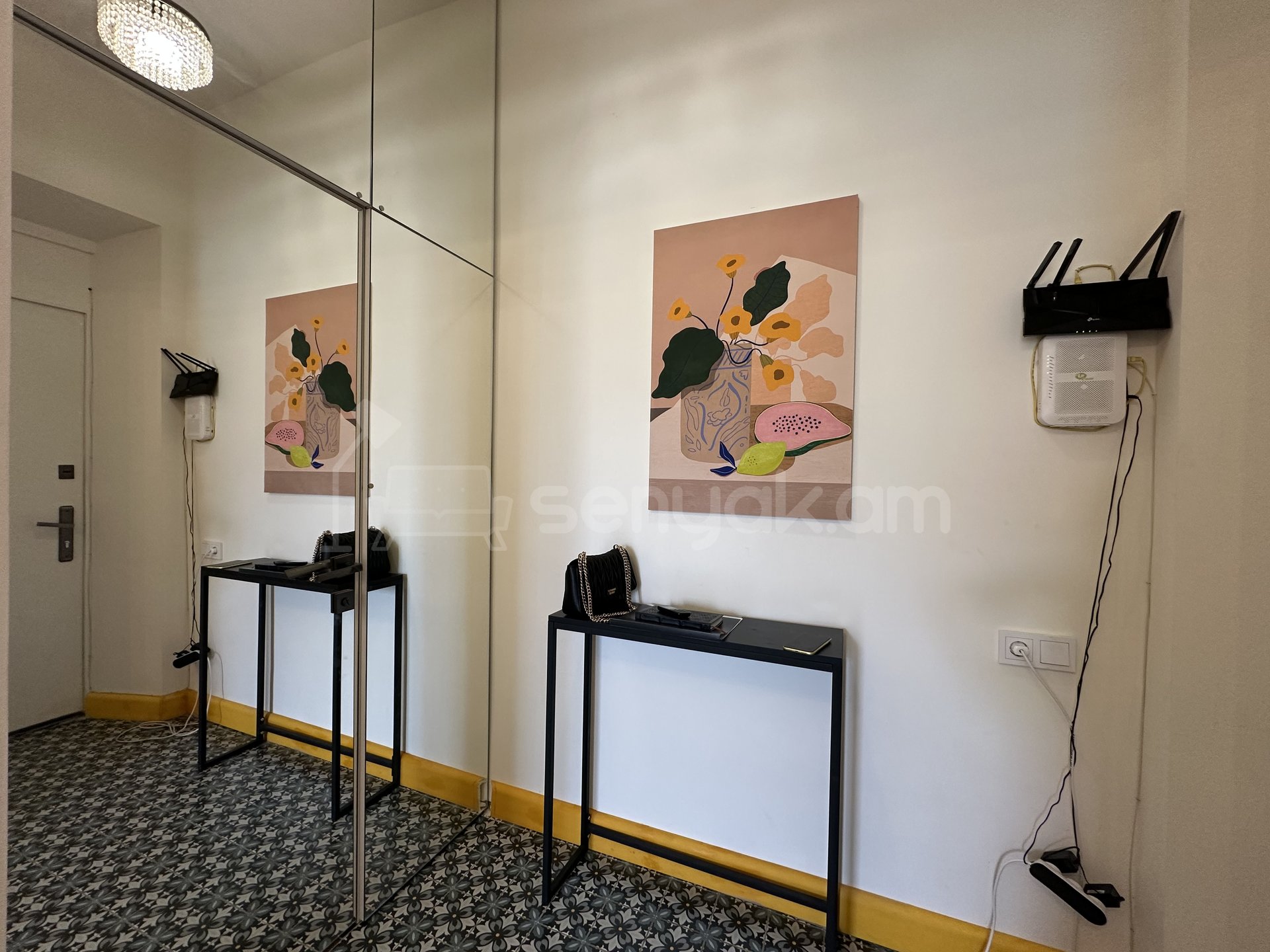 2 Սենյականոց Բնակարան Քարե Շենքում, 53քմ, 3/5 հարկ, Դիզայներական Վերանորոգված