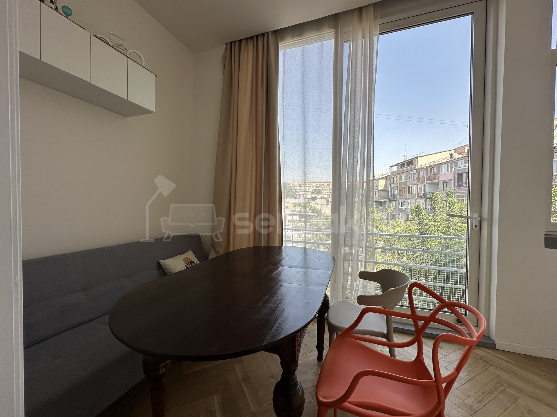 2 Սենյականոց Բնակարան Քարե Շենքում, 53քմ, 3/5 հարկ, Դիզայներական Վերանորոգված