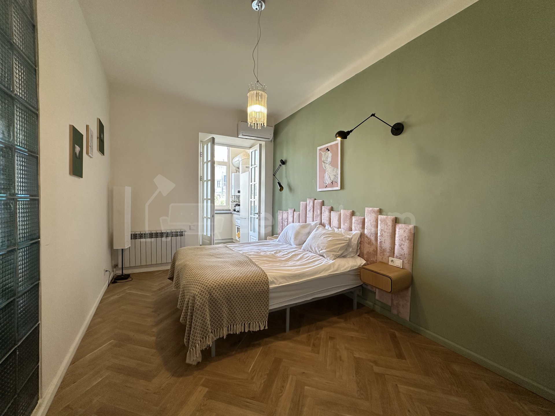 2 Սենյականոց Բնակարան Քարե Շենքում, 53քմ, 3/5 հարկ, Դիզայներական Վերանորոգված