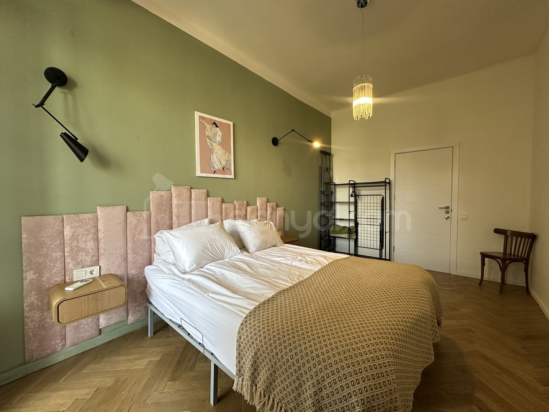 2 Սենյականոց Բնակարան Քարե Շենքում, 53քմ, 3/5 հարկ, Դիզայներական Վերանորոգված