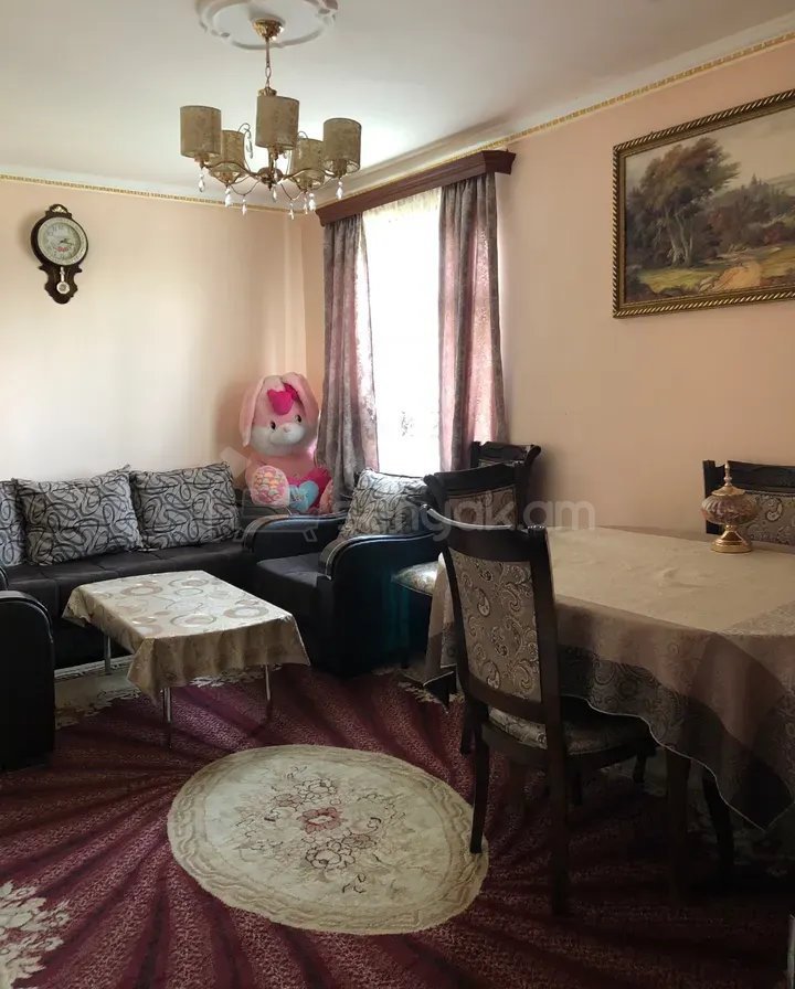 2 Սենյականոց Բնակարան Քարե Շենքում, 39քմ, 5/5 հարկ, Կոսմետիկ Վերանորոգված