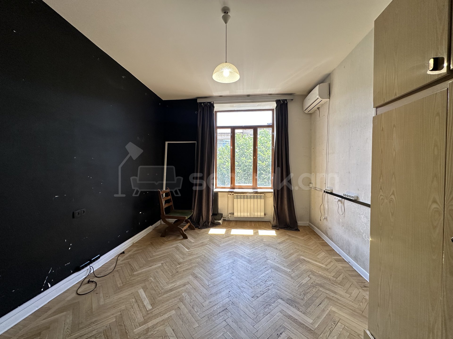 4 Սենյականոց Բնակարան Քարե Շենքում, 120քմ, 3/4 հարկ, Կոսմետիկ Վերանորոգված