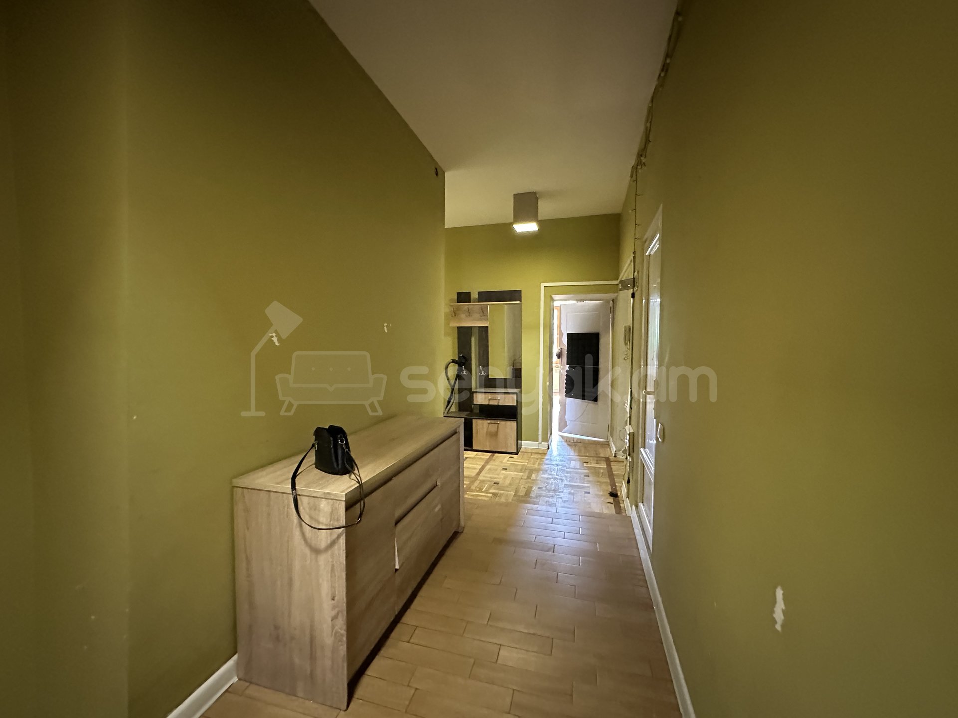 4 Սենյականոց Բնակարան Քարե Շենքում, 120քմ, 3/4 հարկ, Կոսմետիկ Վերանորոգված