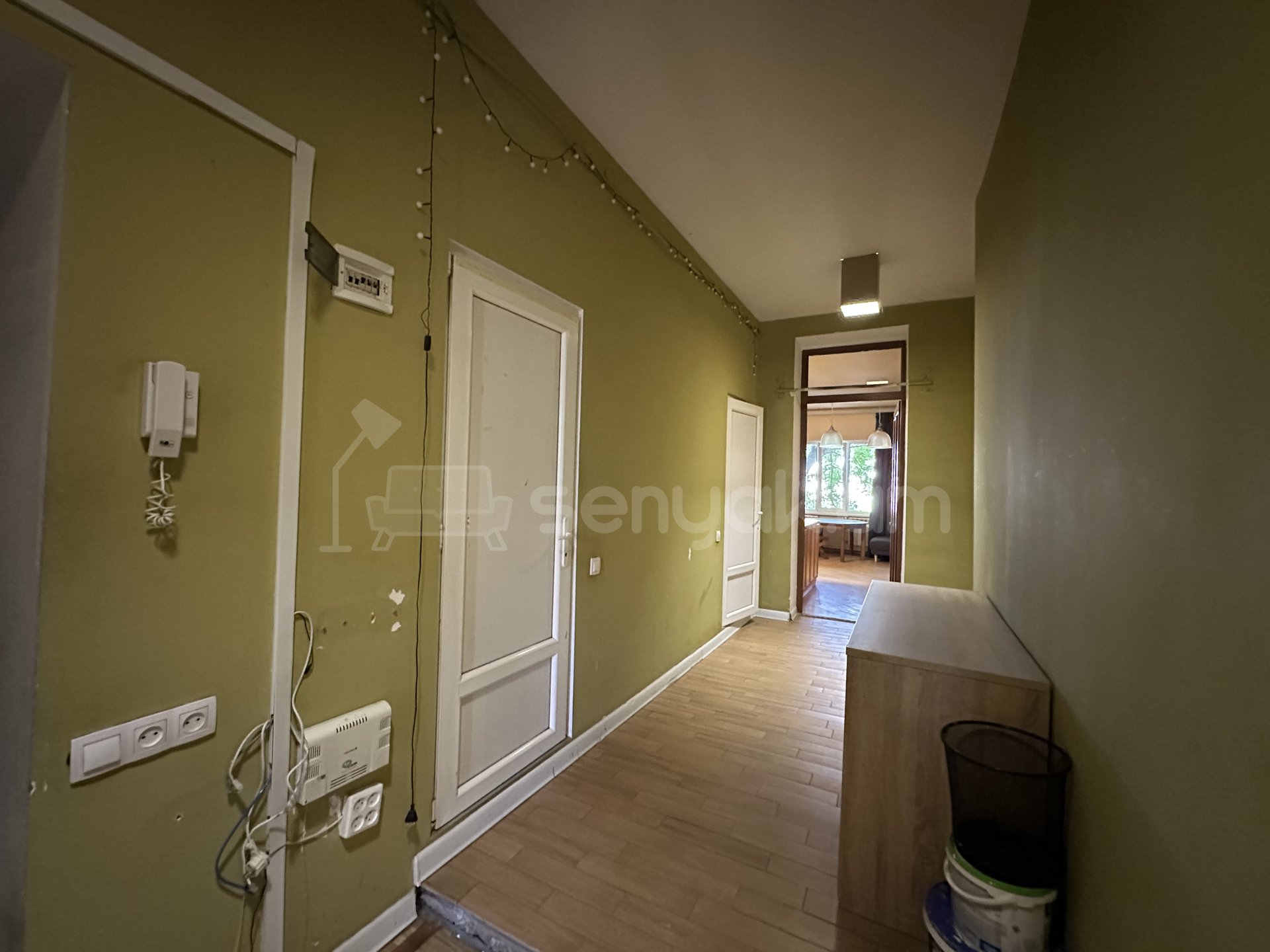 4 Սենյականոց Բնակարան Քարե Շենքում, 120քմ, 3/4 հարկ, Կոսմետիկ Վերանորոգված