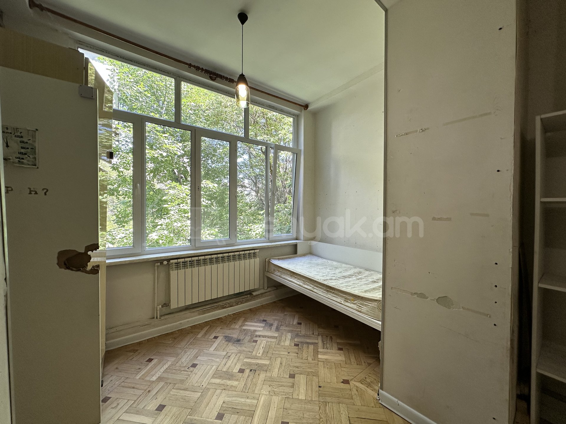 4 Սենյականոց Բնակարան Քարե Շենքում, 120քմ, 3/4 հարկ, Կոսմետիկ Վերանորոգված