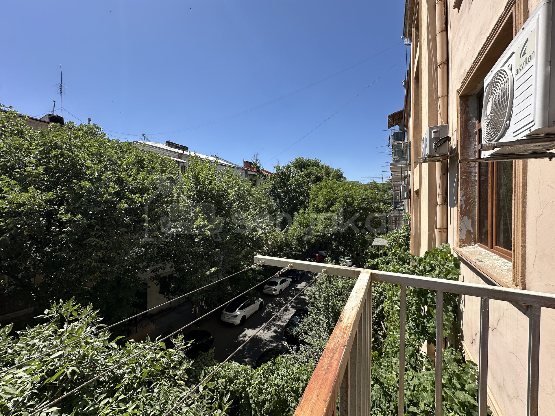 4 Սենյականոց Բնակարան Քարե Շենքում, 120քմ, 3/4 հարկ, Կոսմետիկ Վերանորոգված