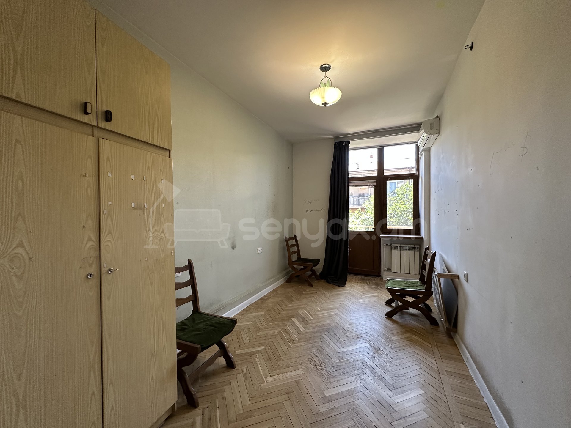 4 Սենյականոց Բնակարան Քարե Շենքում, 120քմ, 3/4 հարկ, Կոսմետիկ Վերանորոգված