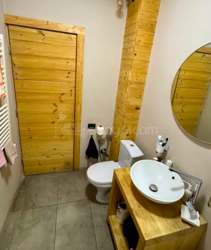 2 Սենյականոց Բնակարան Քարե Շենքում, 60քմ, 3/6 հարկ, Դիզայներական Վերանորոգված