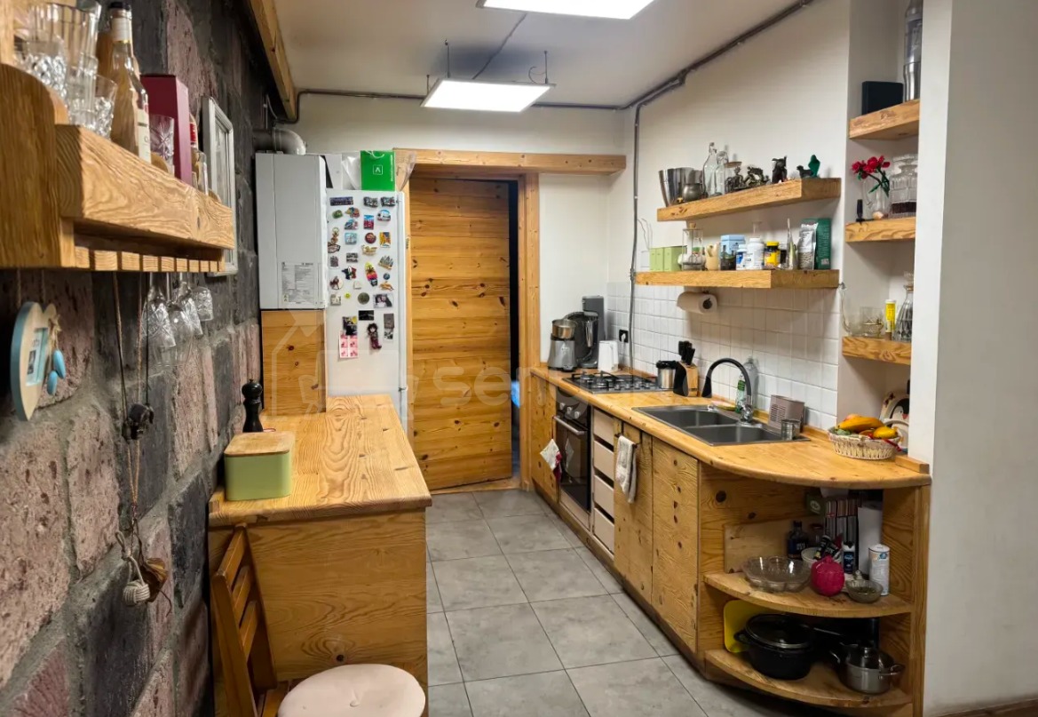 2 Սենյականոց Բնակարան Քարե Շենքում, 60քմ, 3/6 հարկ, Դիզայներական Վերանորոգված