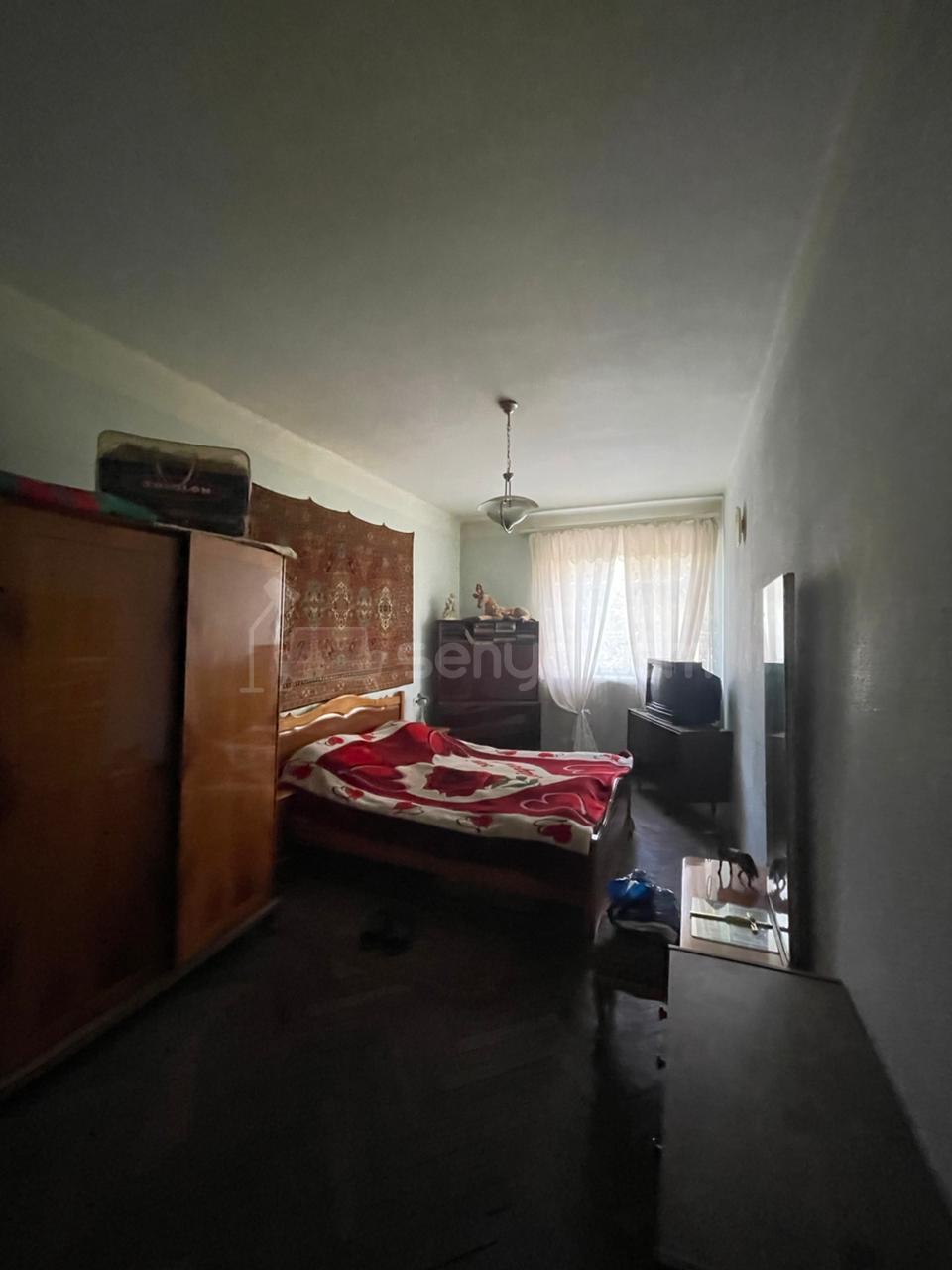 2 Սենյականոց Բնակարան Քարե Շենքում, 71քմ, 2/5 հարկ, Նորմալ Վիճակում