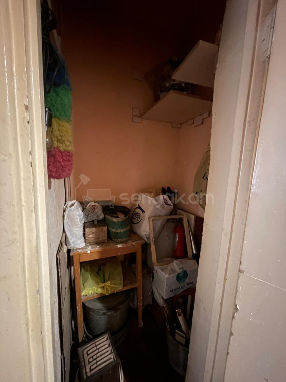 2 Սենյականոց Բնակարան Քարե Շենքում, 71քմ, 2/5 հարկ, Նորմալ Վիճակում