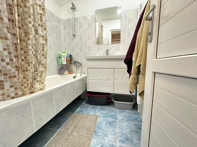 1 Սենյականոց Բնակարան Քարե Շենքում, 50քմ, 3/5 հարկ, Դիզայներական Վերանորոգված