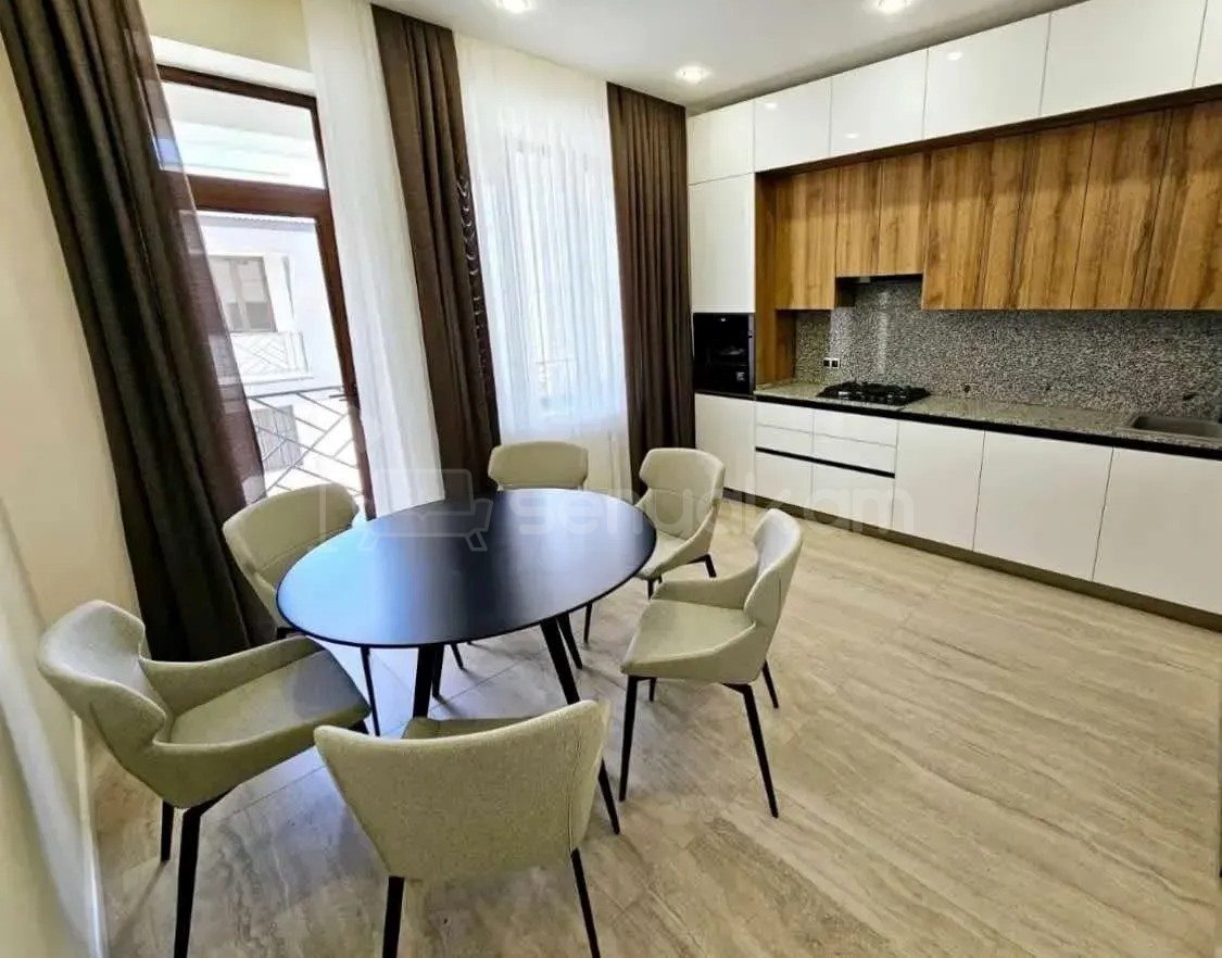 6 Սենյականոց Սեփական Տուն, 441քմ, Կապիտալ Վերանորոգված