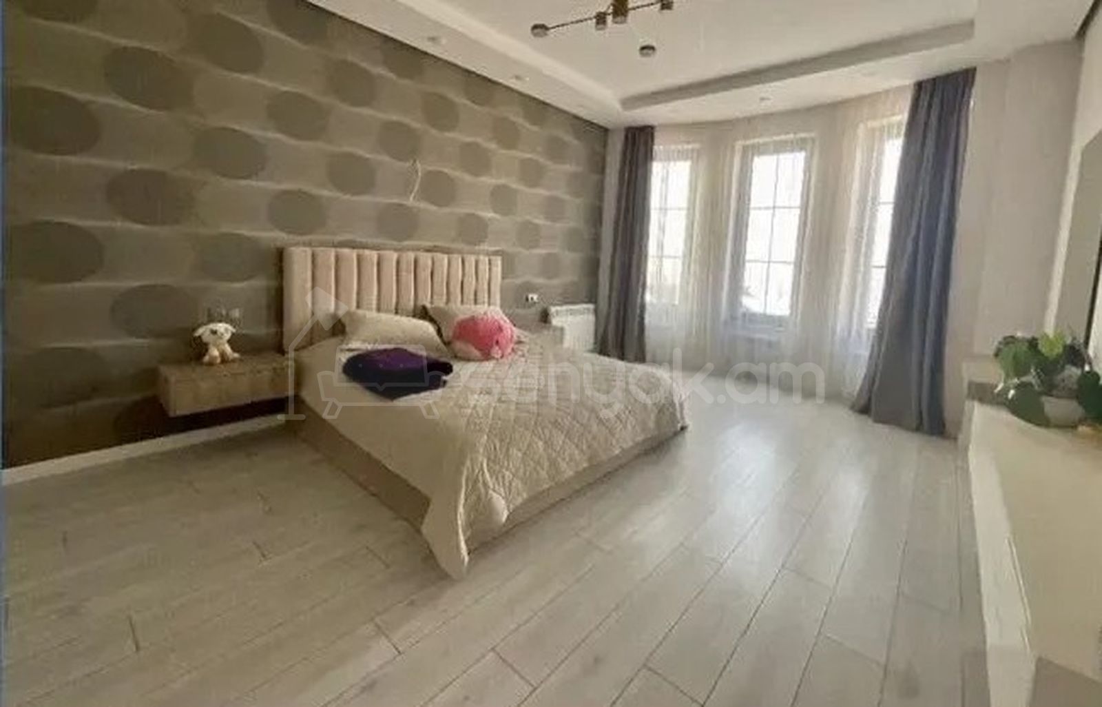 5 Սենյականոց Սեփական Տուն, 260քմ, Կապիտալ Վերանորոգված