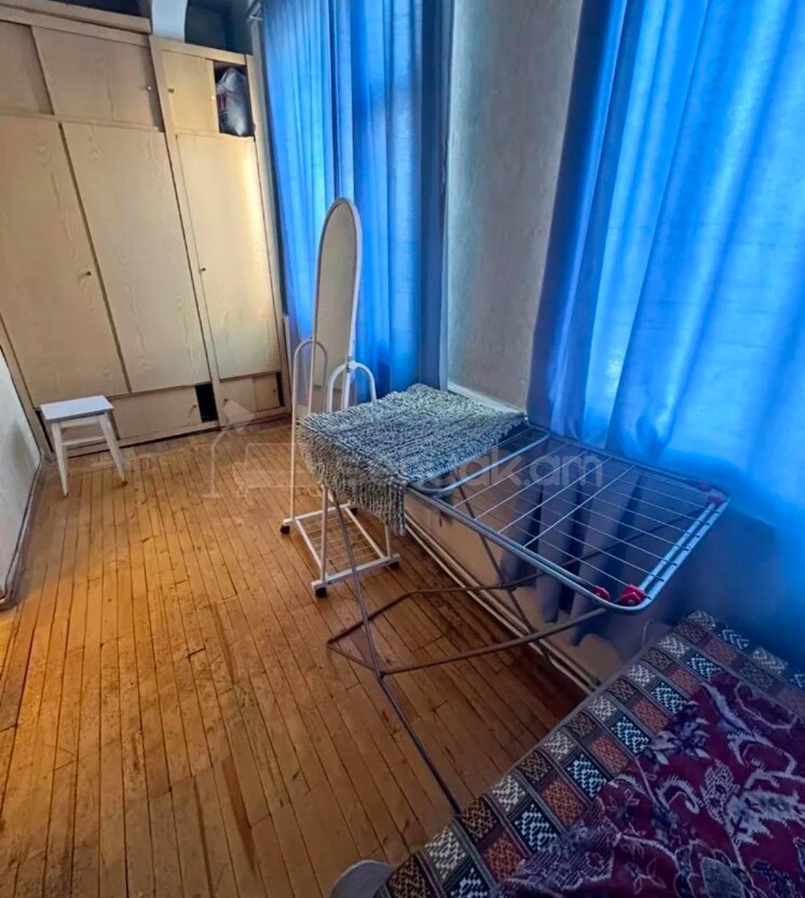 2 Սենյականոց Բնակարան Քարե Շենքում, 48քմ, 2/5 հարկ, Նորմալ Վիճակում, Կահավորված