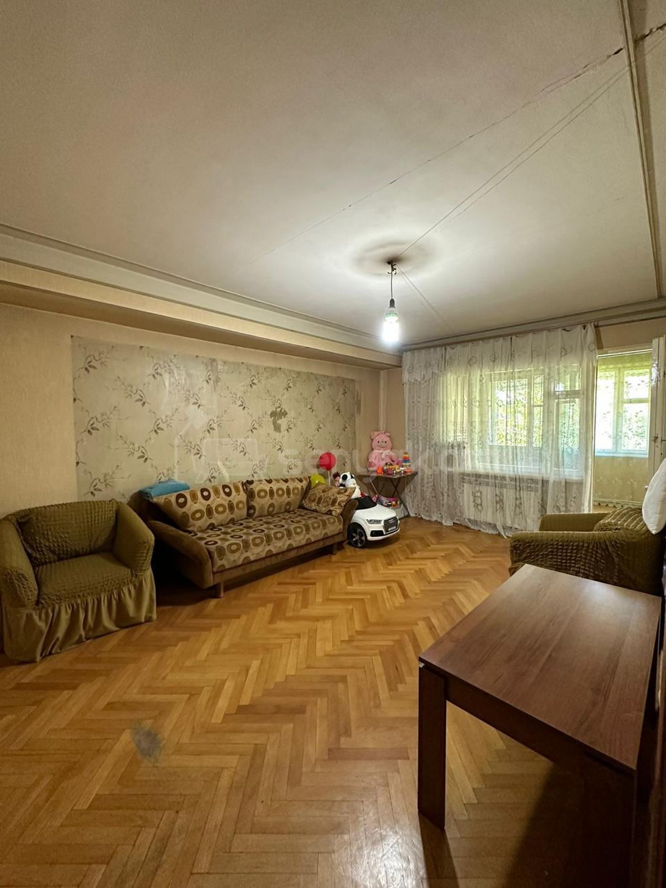 3 Սենյականոց Բնակարան, 92քմ, 3/11 հարկ, Պետական Վիճակում