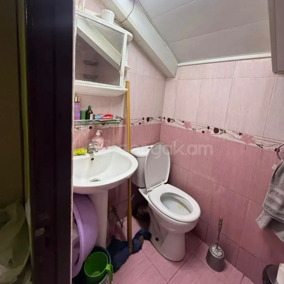 1 Սենյականոց Բնակարան Քարե Շենքում, 46քմ, 1/5 հարկ, Կոսմետիկ Վերանորոգված