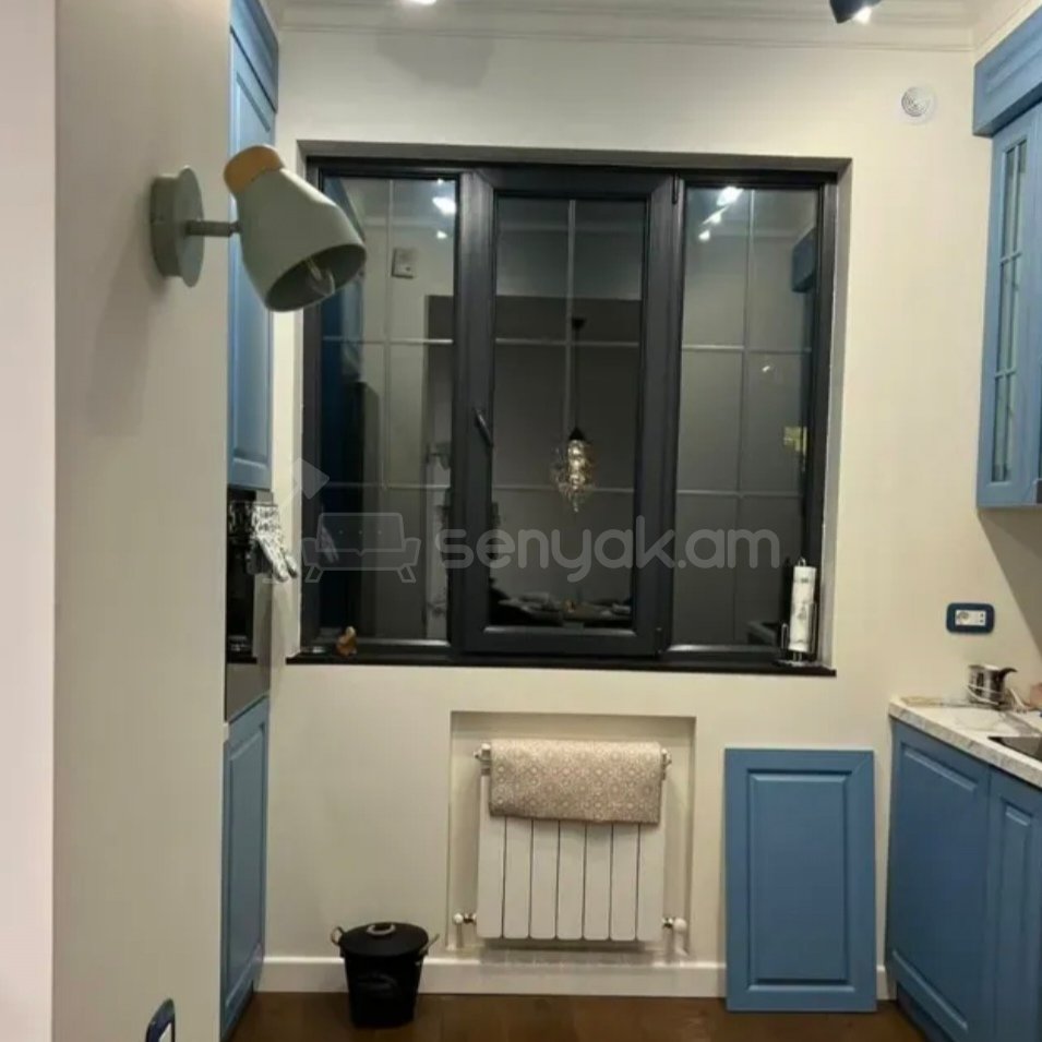 2 Սենյականոց Բնակարան Քարե Շենքում, 60քմ, 4/5 հարկ, Կապիտալ Վերանորոգված