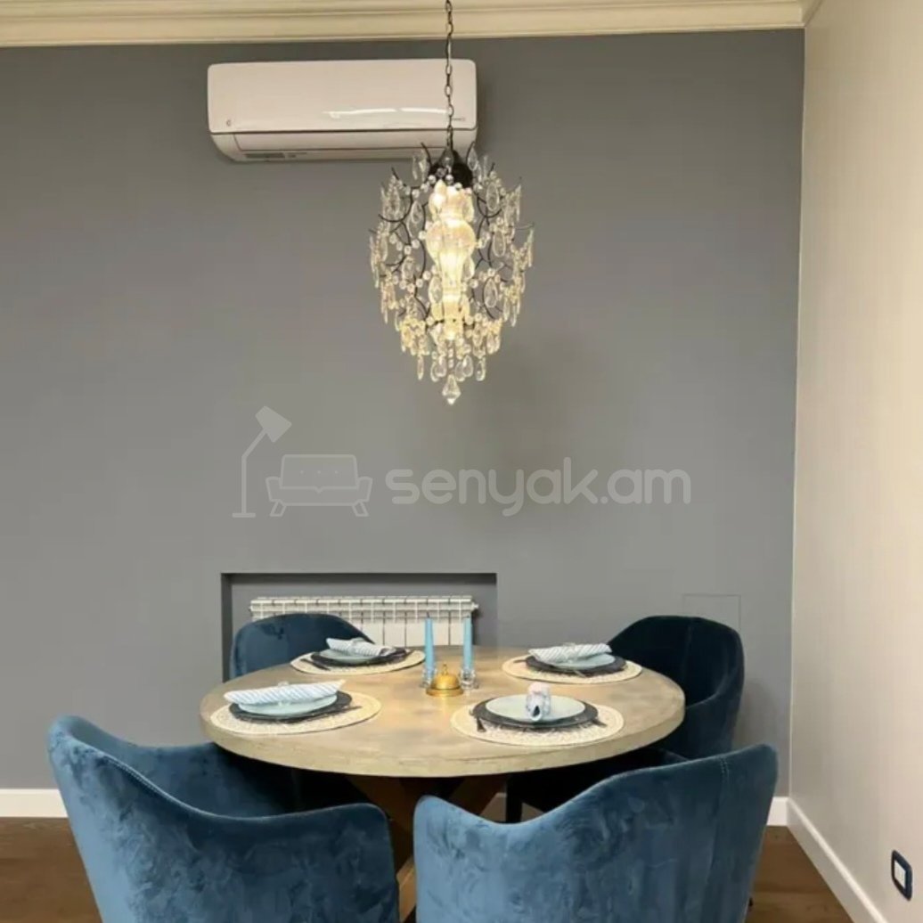 2 Սենյականոց Բնակարան Քարե Շենքում, 60քմ, 4/5 հարկ, Կապիտալ Վերանորոգված