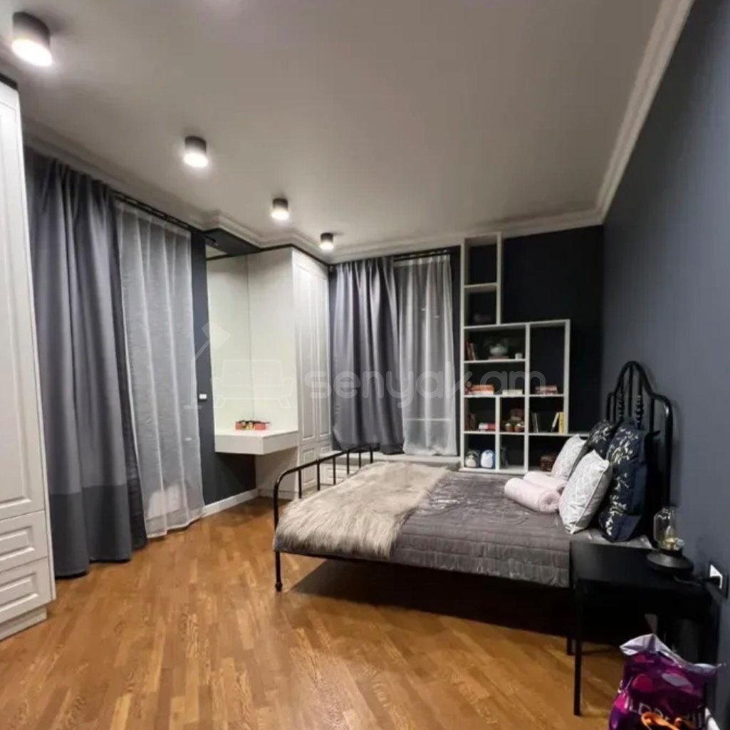 2 Սենյականոց Բնակարան Քարե Շենքում, 60քմ, 4/5 հարկ, Կապիտալ Վերանորոգված