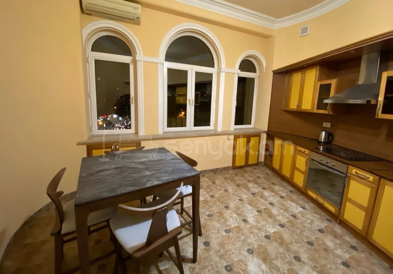 3 Սենյականոց Բնակարան, 95քմ, 4/4 հարկ, Կապիտալ Վերանորոգված, Կահավորված