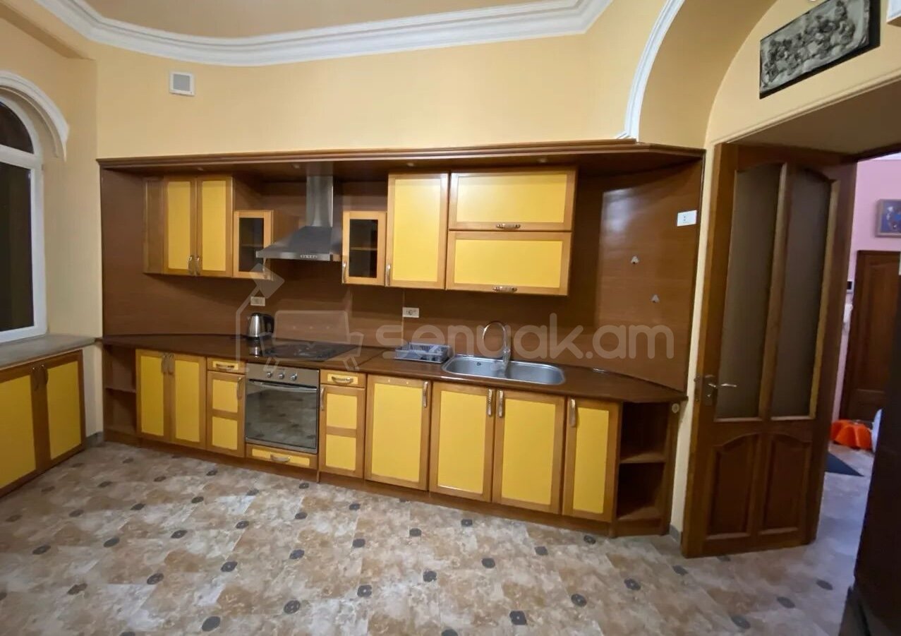 3 Սենյականոց Բնակարան, 95քմ, 4/4 հարկ, Կապիտալ Վերանորոգված, Կահավորված