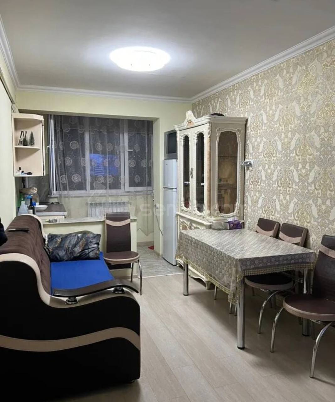 2 Սենյականոց Բնակարան Քարե Շենքում, 44քմ, 5/5 հարկ, Նորմալ Վիճակում, Կահավորված