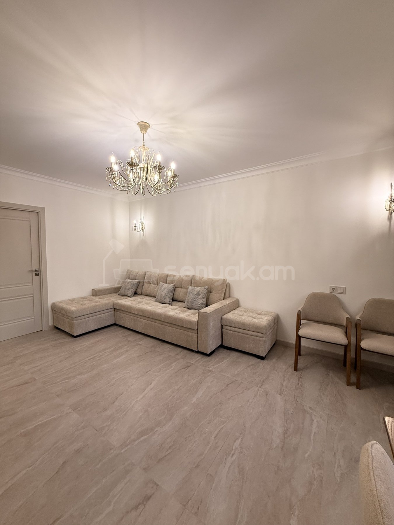 2 Սենյականոց Բնակարան Քարե Շենքում, 60քմ, 4/5 հարկ, Դիզայներական Վերանորոգված, Կահավորված